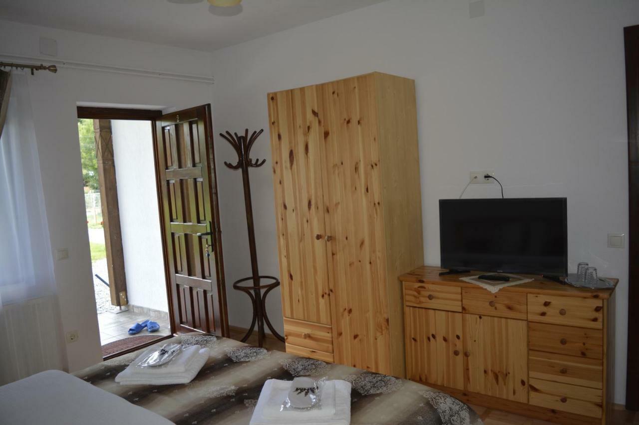Отель Casa Muskatli Vendeghaz Совата Экстерьер фото